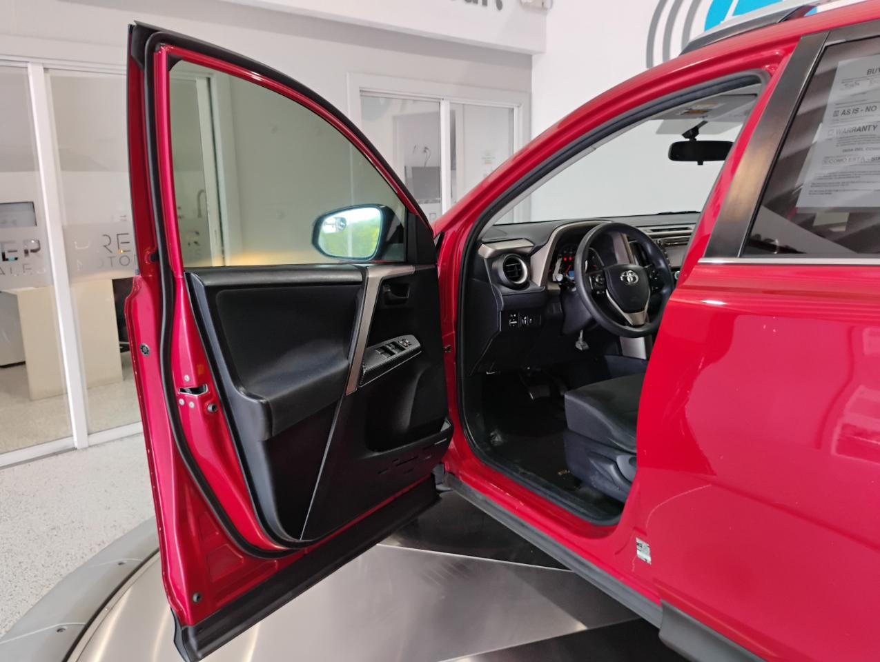 Toyota RAV4 LE FWD 2015