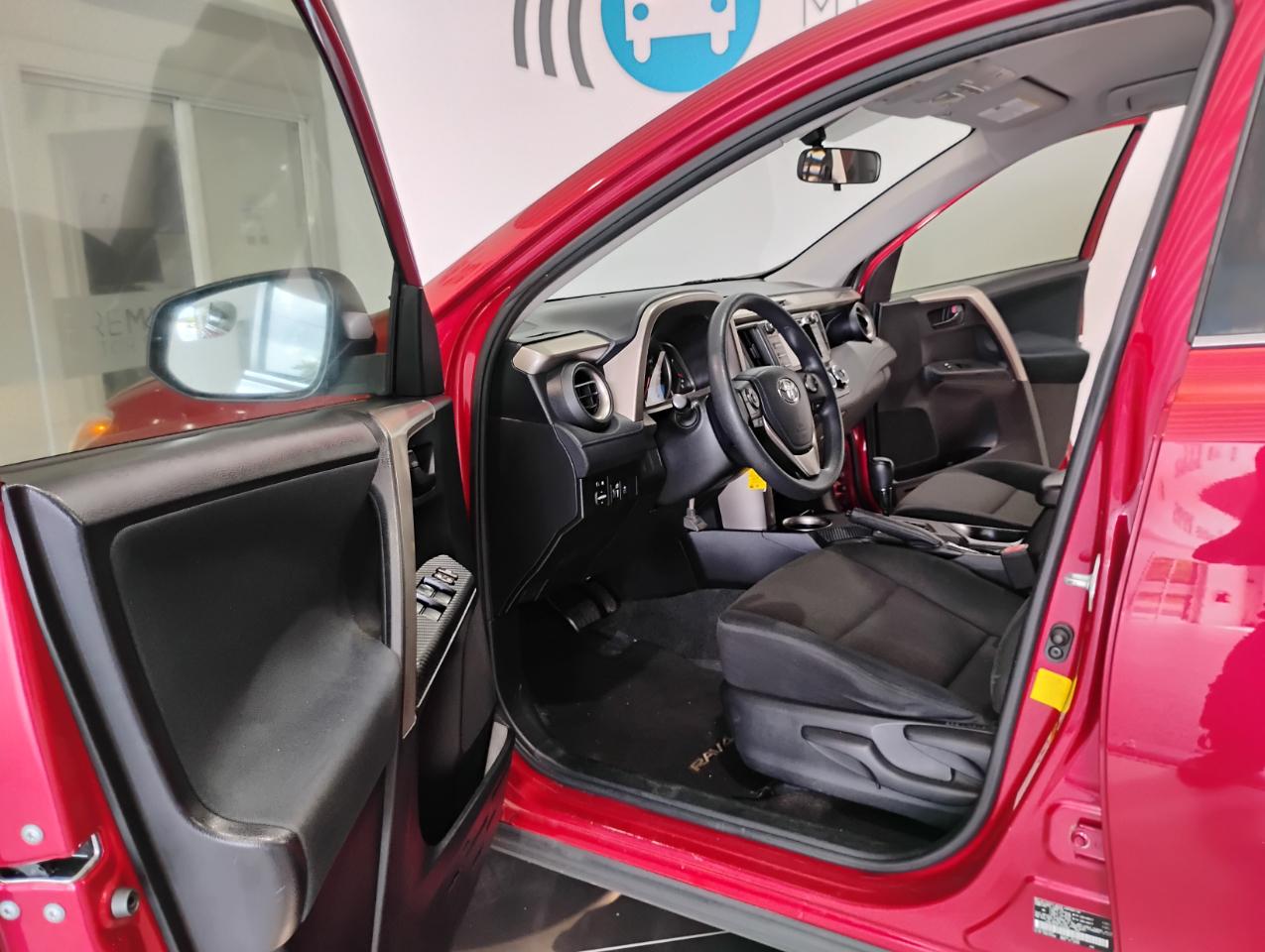 Toyota RAV4 LE FWD 2015