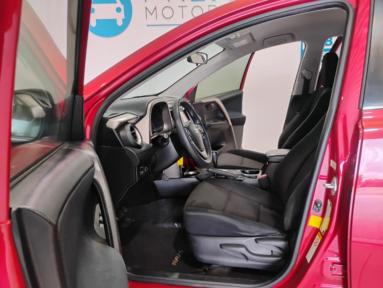 Toyota RAV4 LE FWD 2015