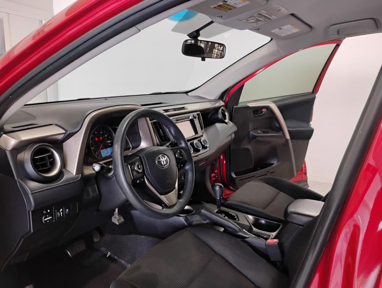 Toyota RAV4 LE FWD 2015