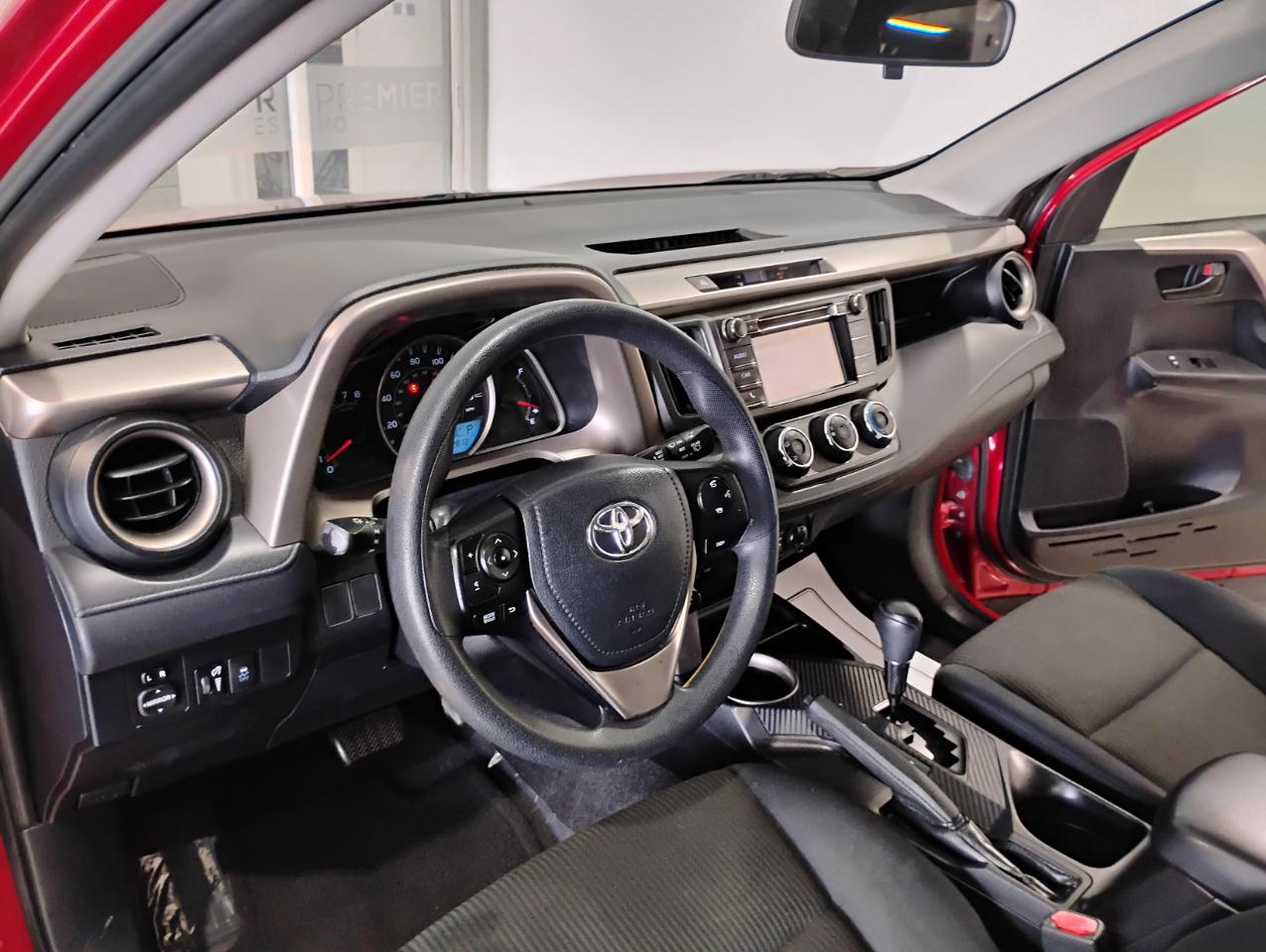 Toyota RAV4 LE FWD 2015
