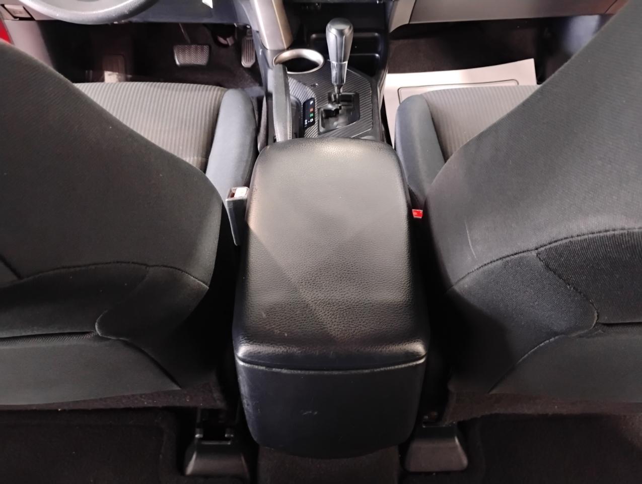 Toyota RAV4 LE FWD 2015