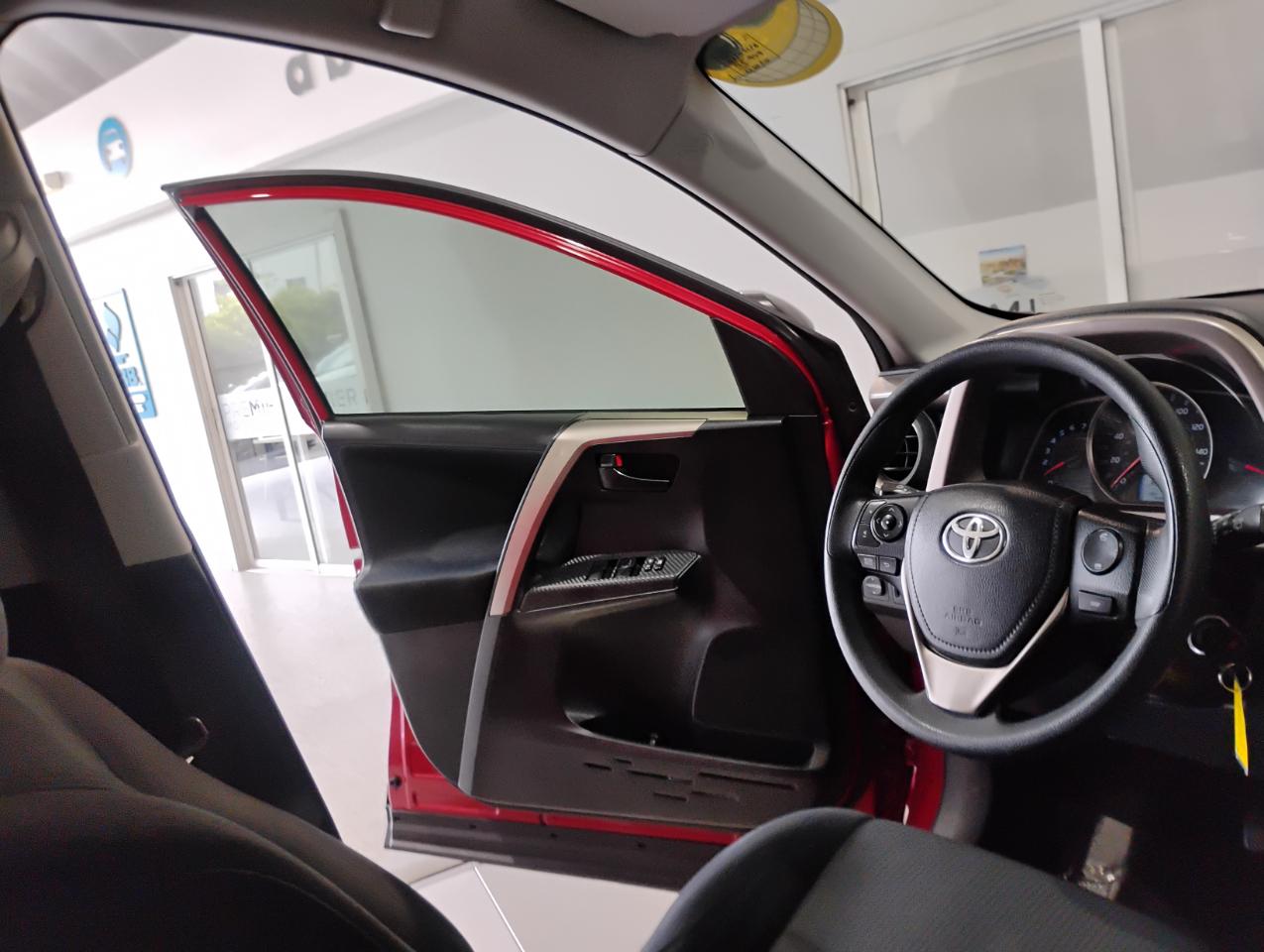Toyota RAV4 LE FWD 2015
