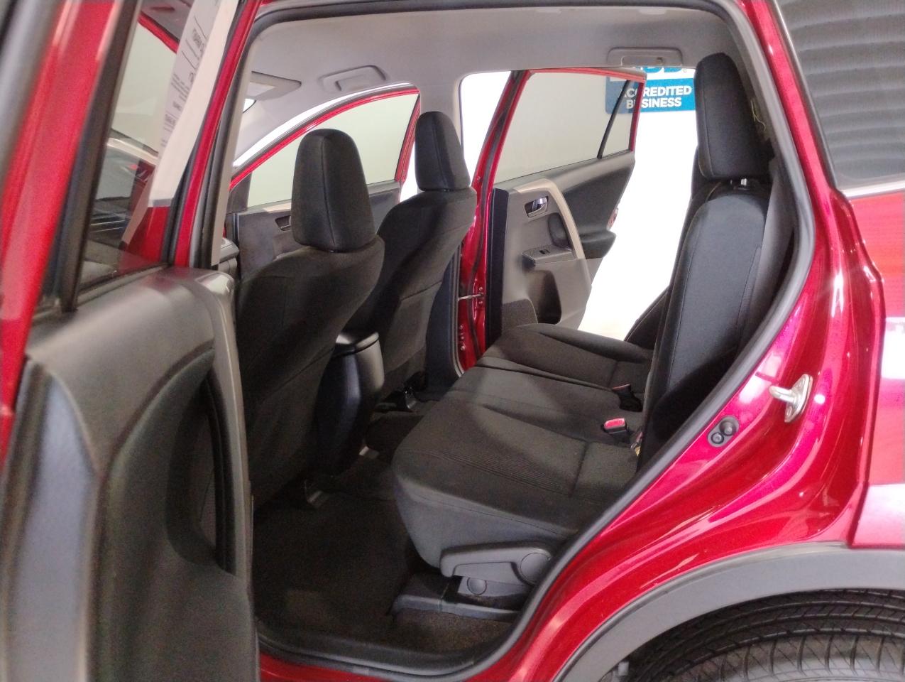 Toyota RAV4 LE FWD 2015