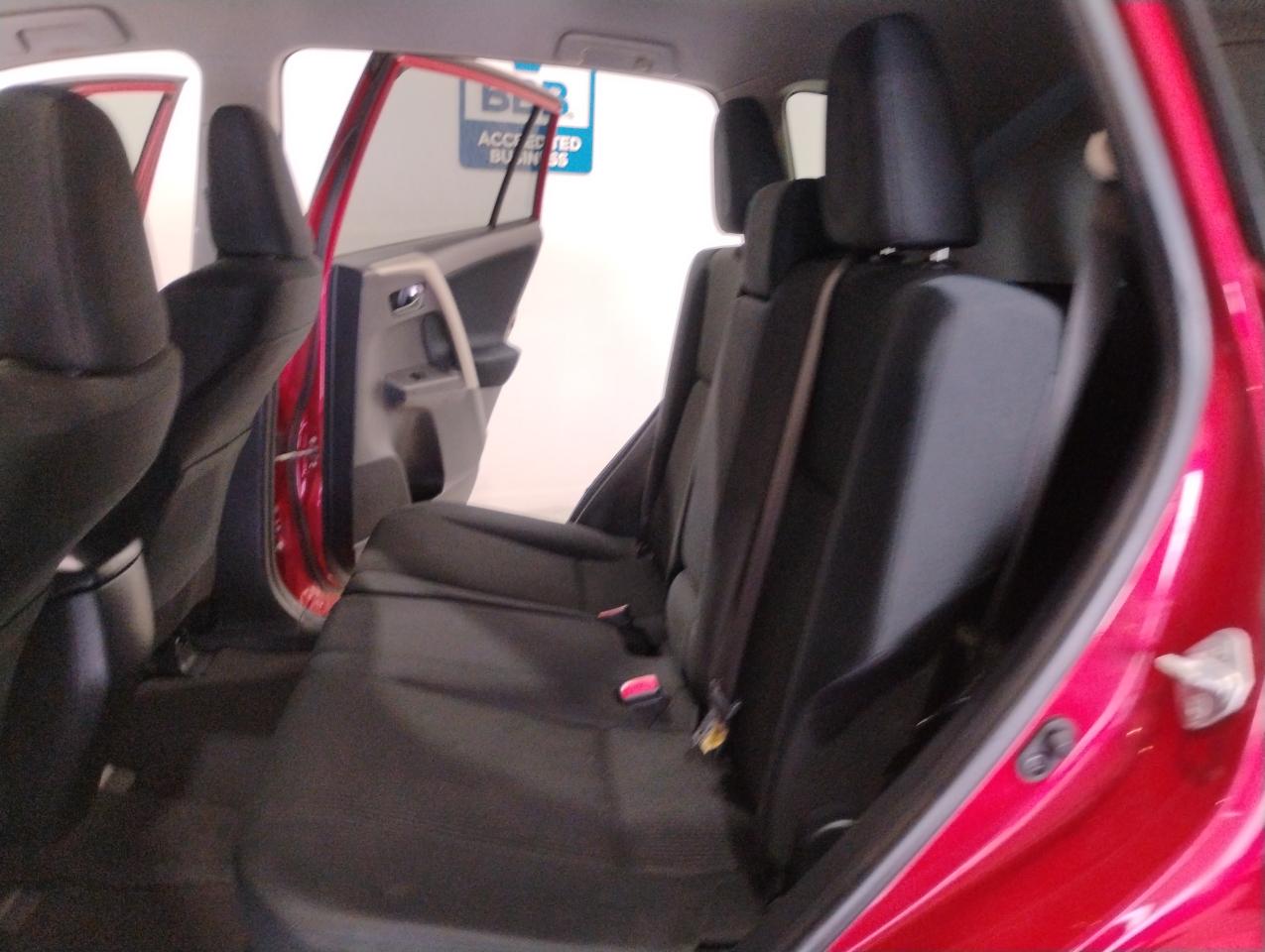 Toyota RAV4 LE FWD 2015