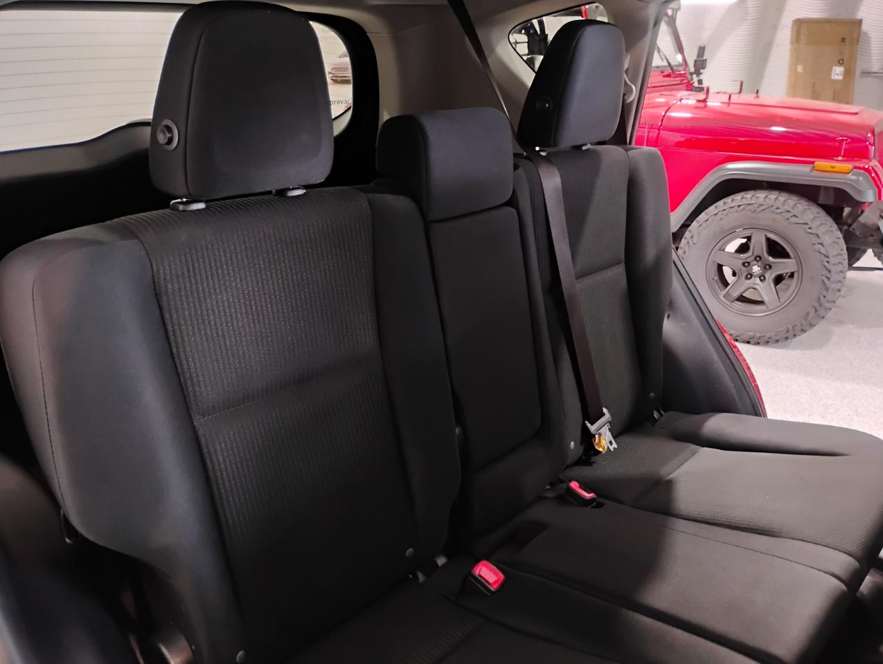 Toyota RAV4 LE FWD 2015