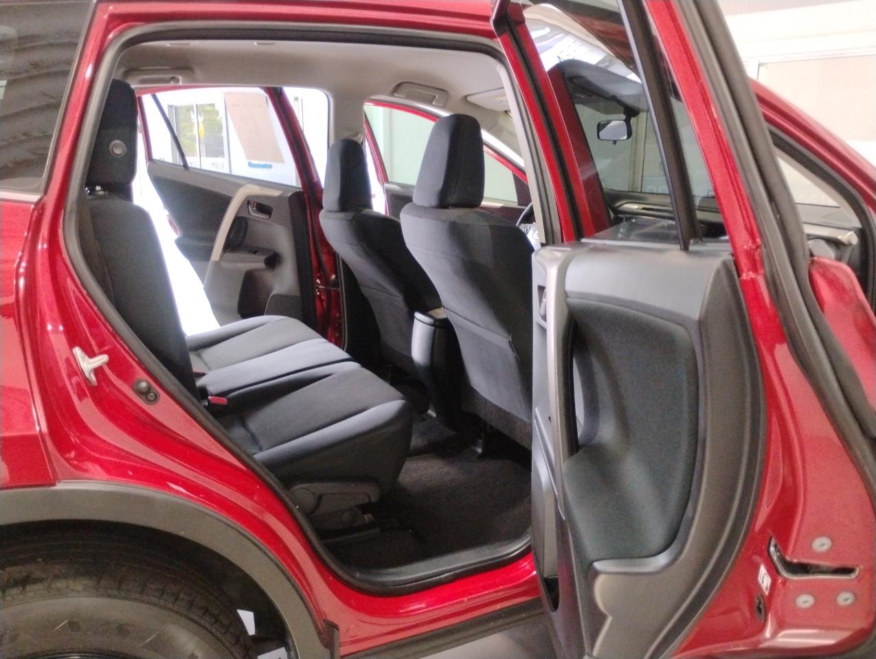 Toyota RAV4 LE FWD 2015