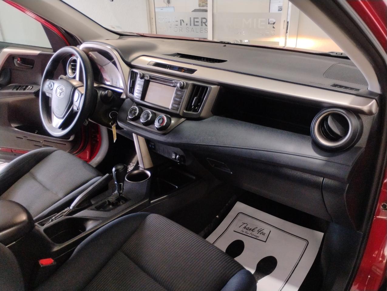 Toyota RAV4 LE FWD 2015