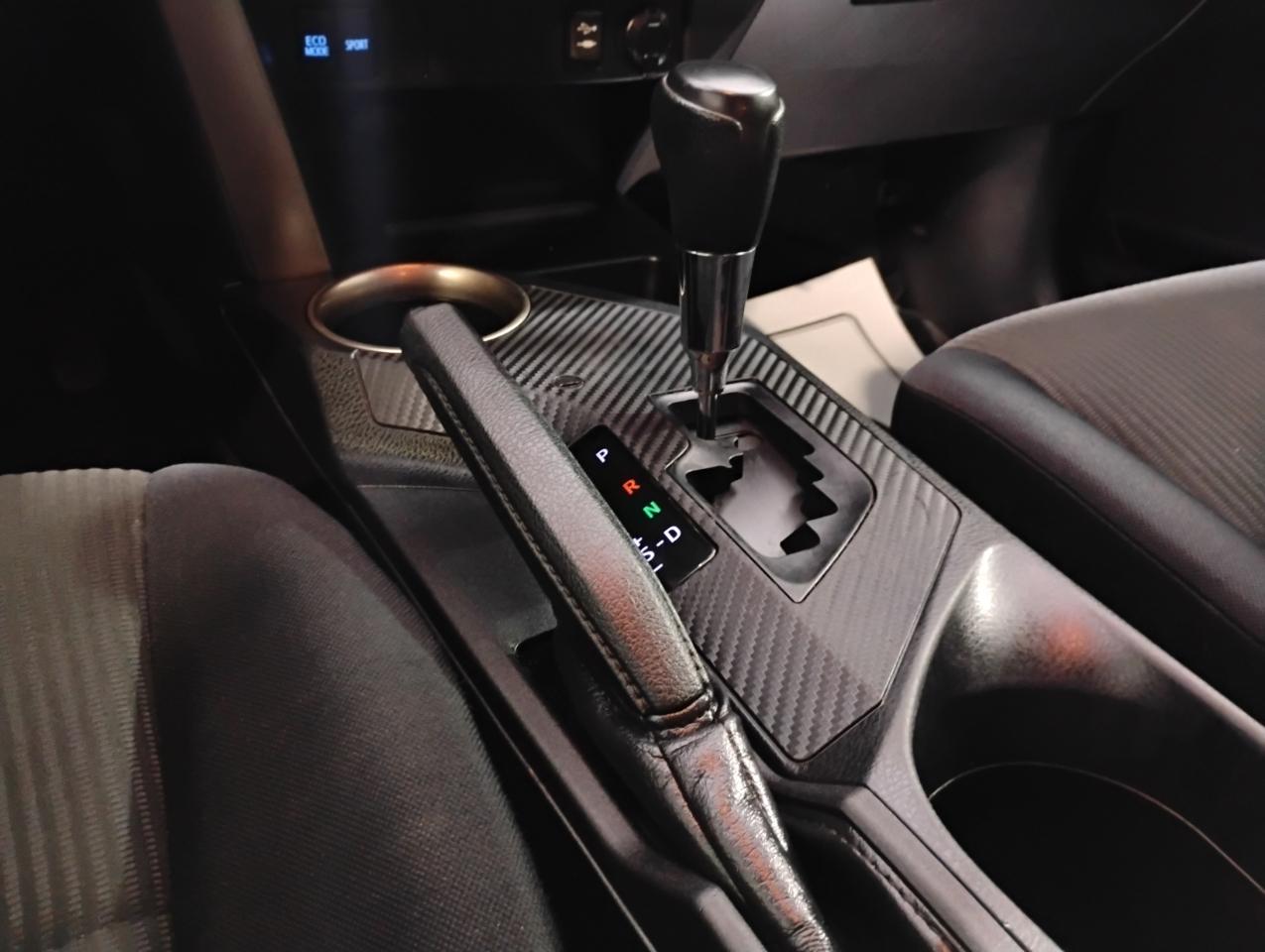 Toyota RAV4 LE FWD 2015