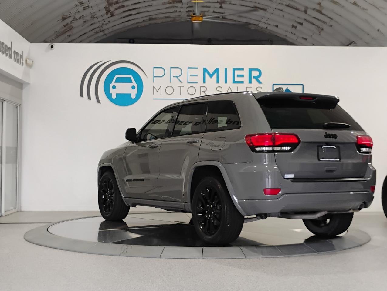 Jeep Grand Cherokee Laredo E 2WD 2021