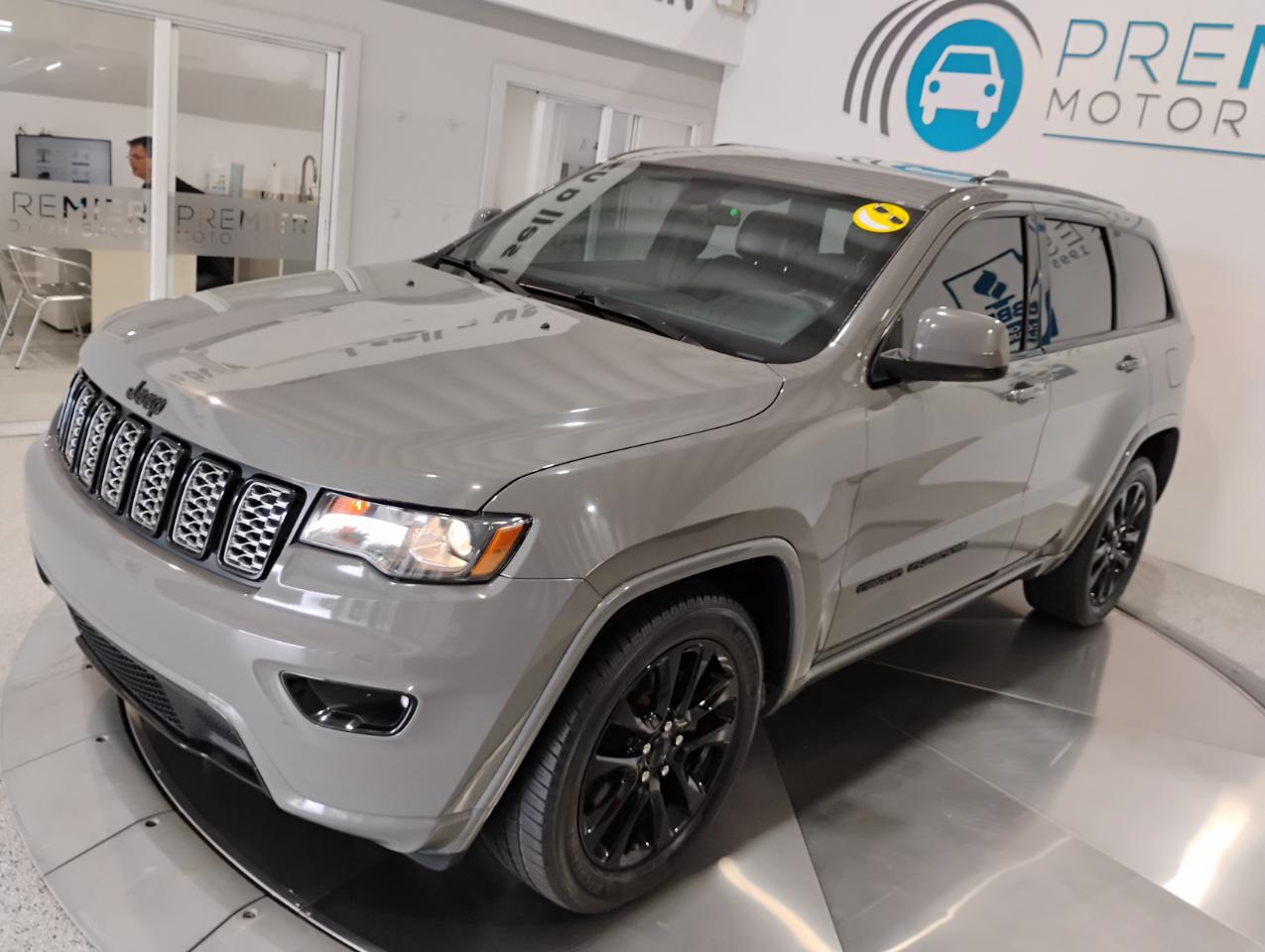 Jeep Grand Cherokee Laredo E 2WD 2021