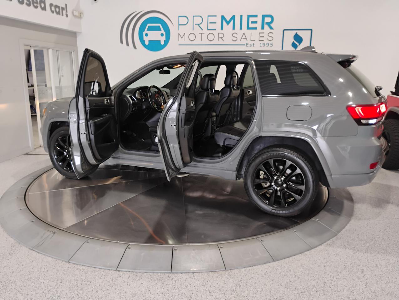 Jeep Grand Cherokee Laredo E 2WD 2021