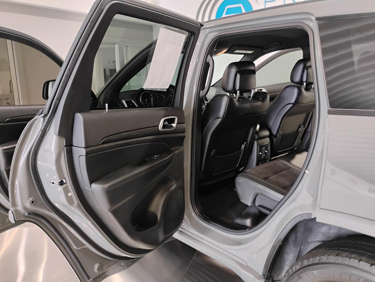 Jeep Grand Cherokee Laredo E 2WD 2021