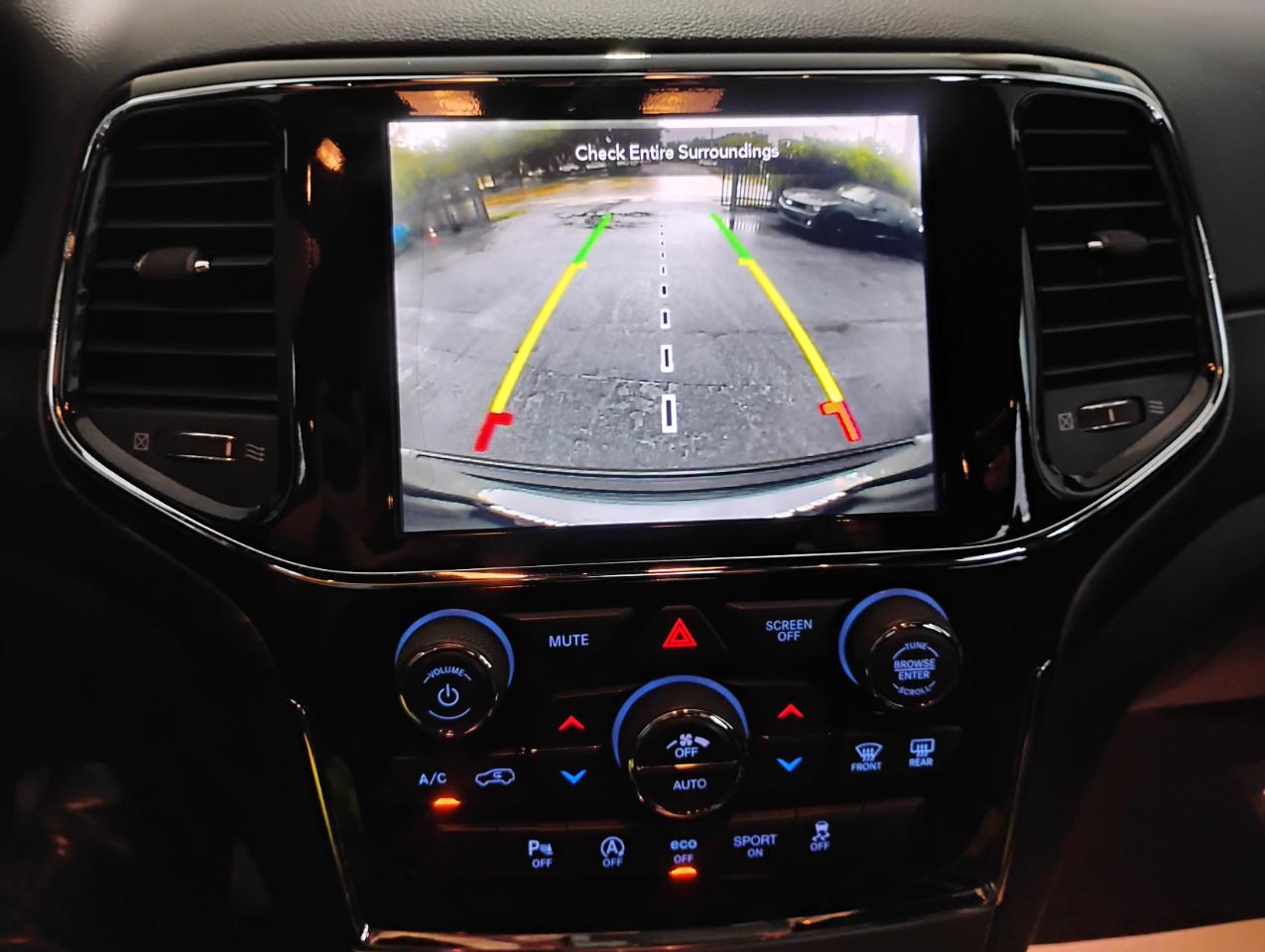 Jeep Grand Cherokee Laredo E 2WD 2021