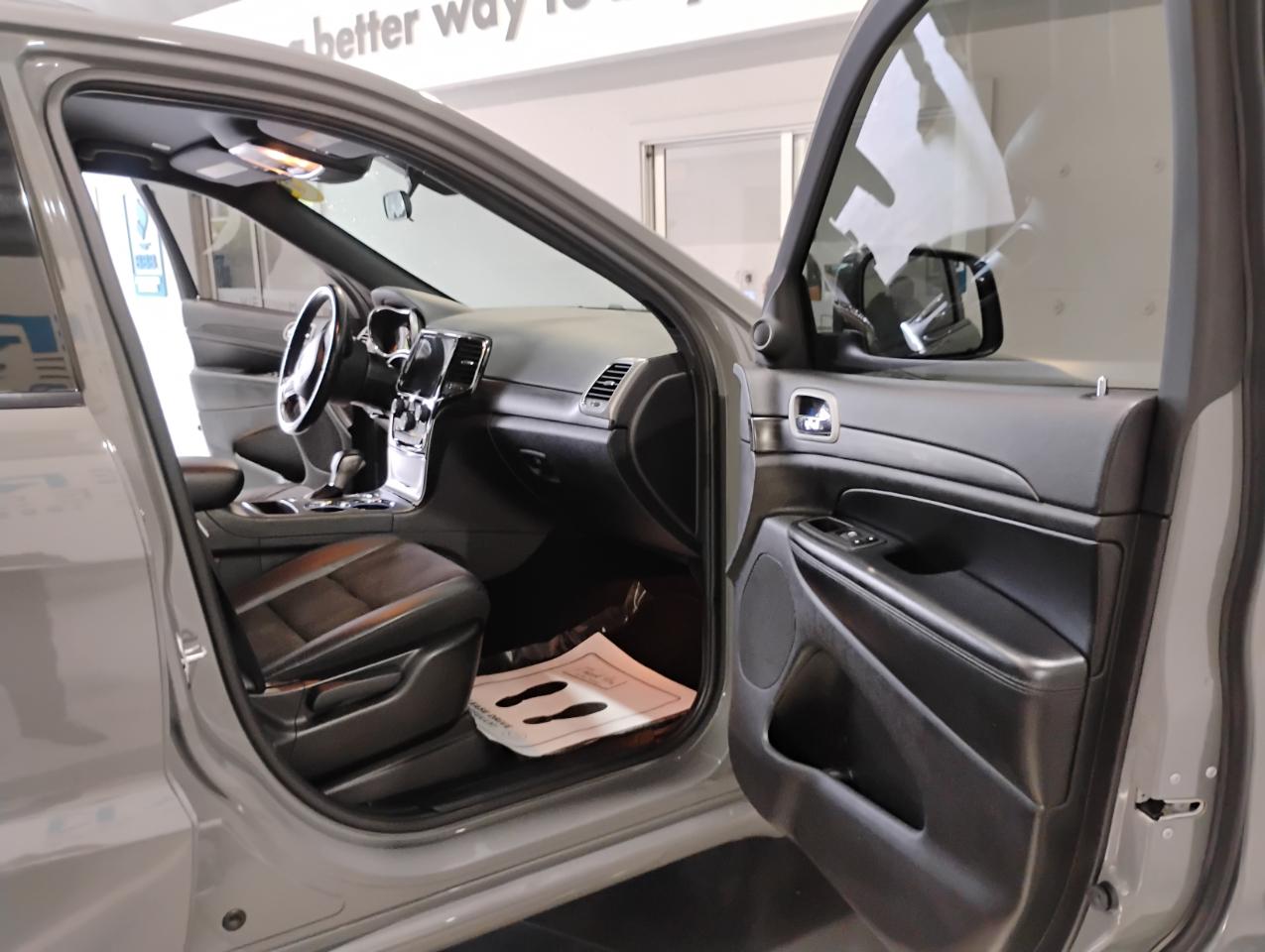 Jeep Grand Cherokee Laredo E 2WD 2021
