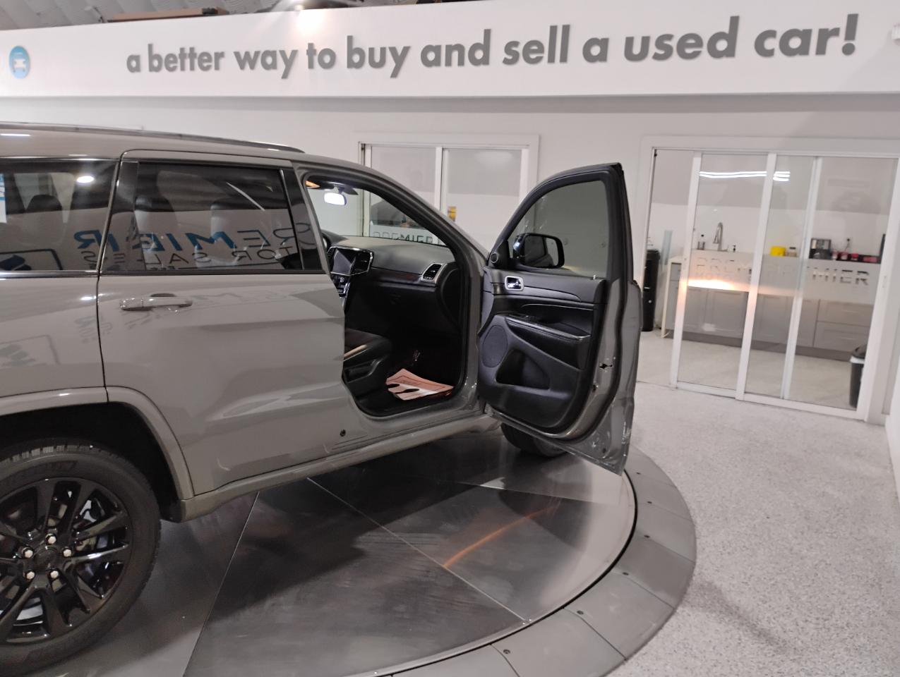 Jeep Grand Cherokee Laredo E 2WD 2021