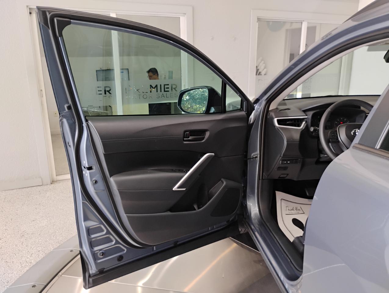 Toyota Corolla Cross LE 2025