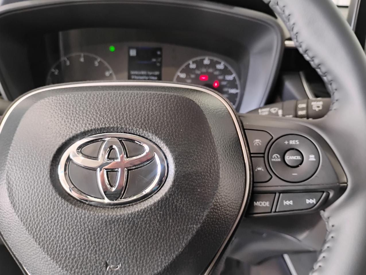 Toyota Corolla Cross LE 2025