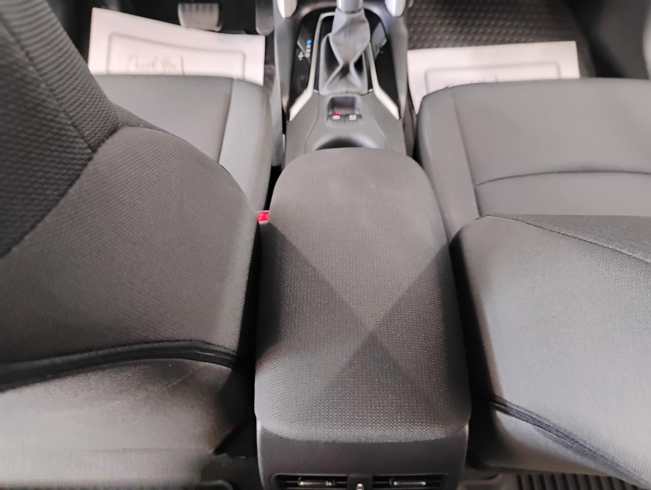 Toyota Corolla Cross LE 2025