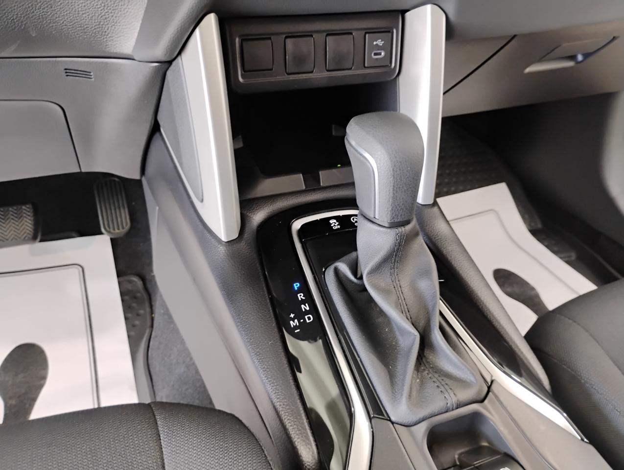 Toyota Corolla Cross LE 2025