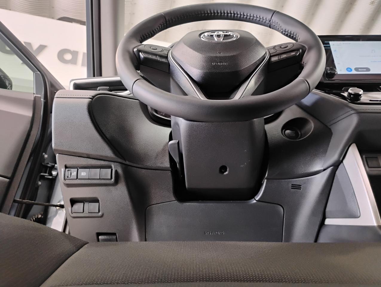 Toyota Corolla Cross LE 2025