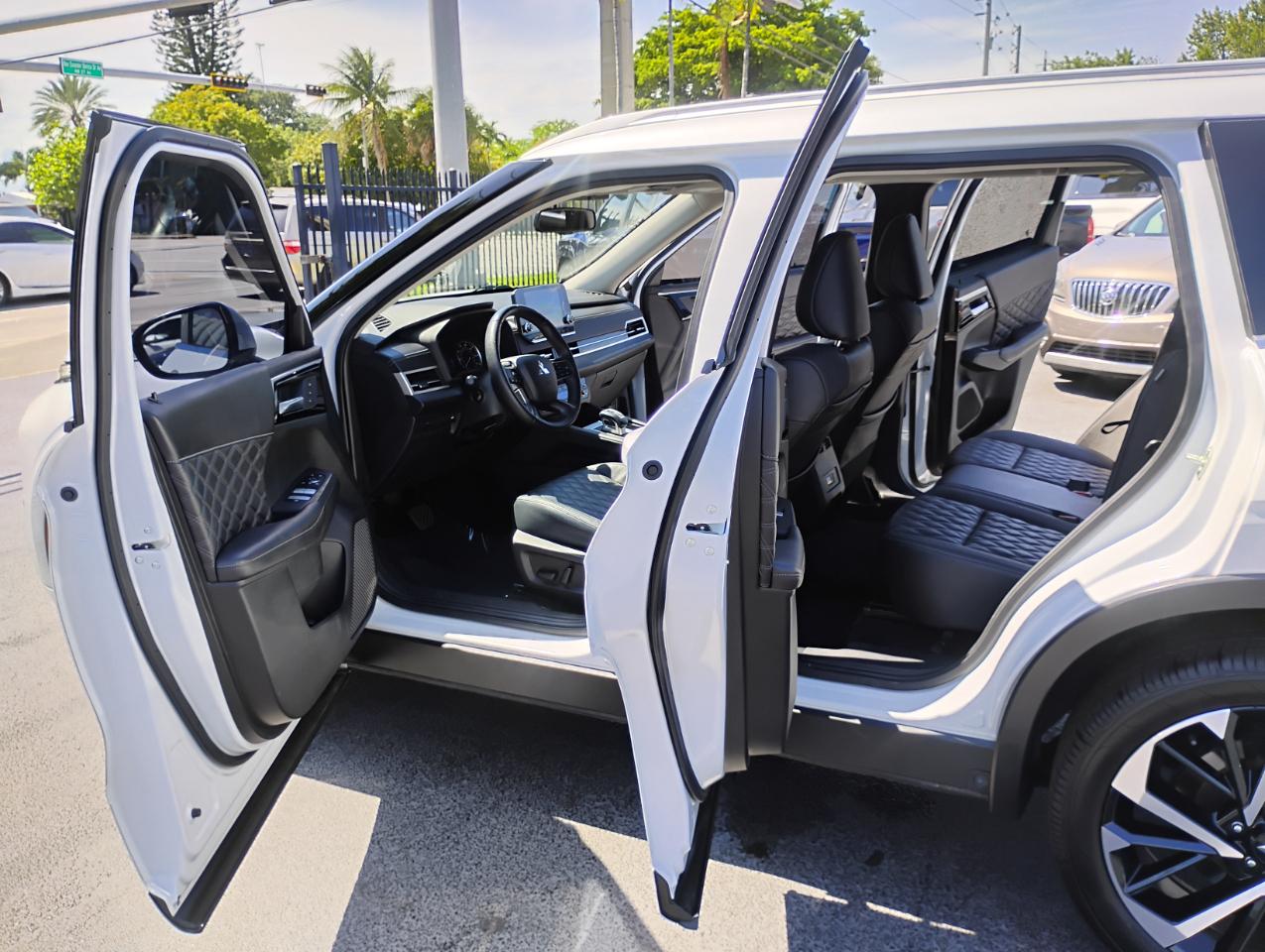 Mitsubishi Outlander SEL 2WD 2022