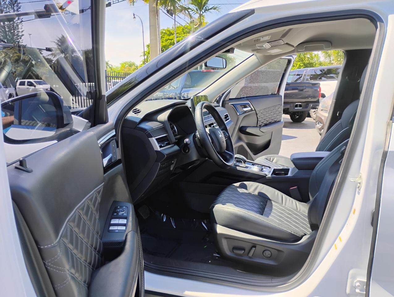 Mitsubishi Outlander SEL 2WD 2022