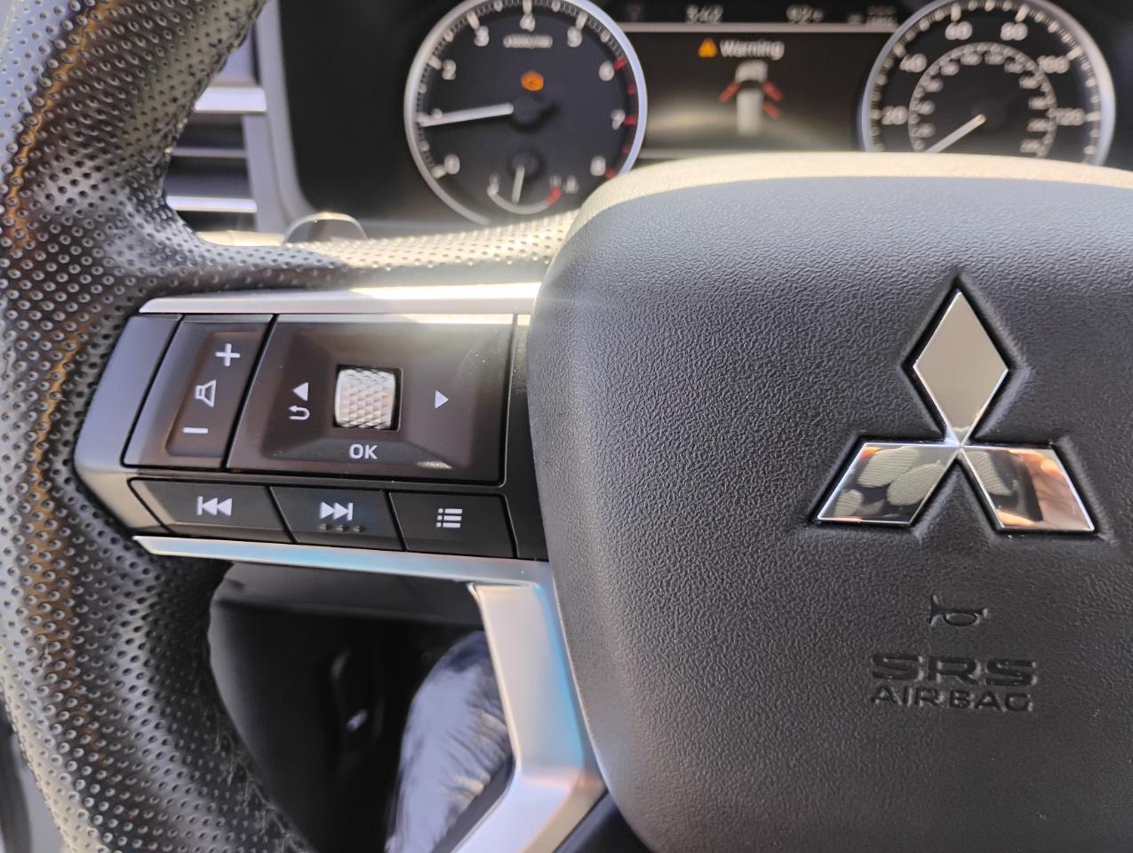 Mitsubishi Outlander SEL 2WD 2022
