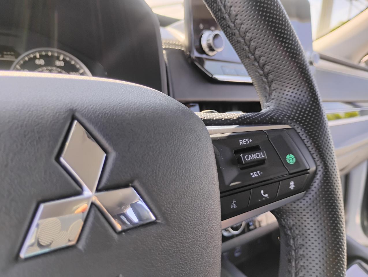 Mitsubishi Outlander SEL 2WD 2022