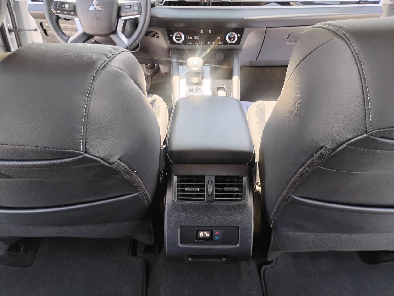 Mitsubishi Outlander SEL 2WD 2022