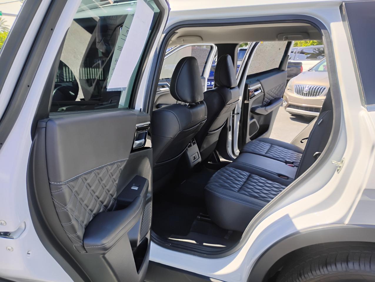 Mitsubishi Outlander SEL 2WD 2022