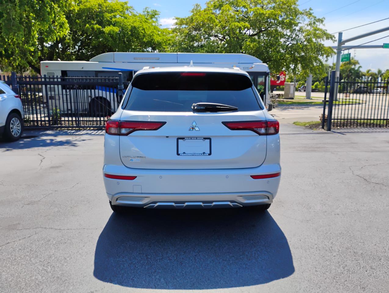 Mitsubishi Outlander SEL 2WD 2022