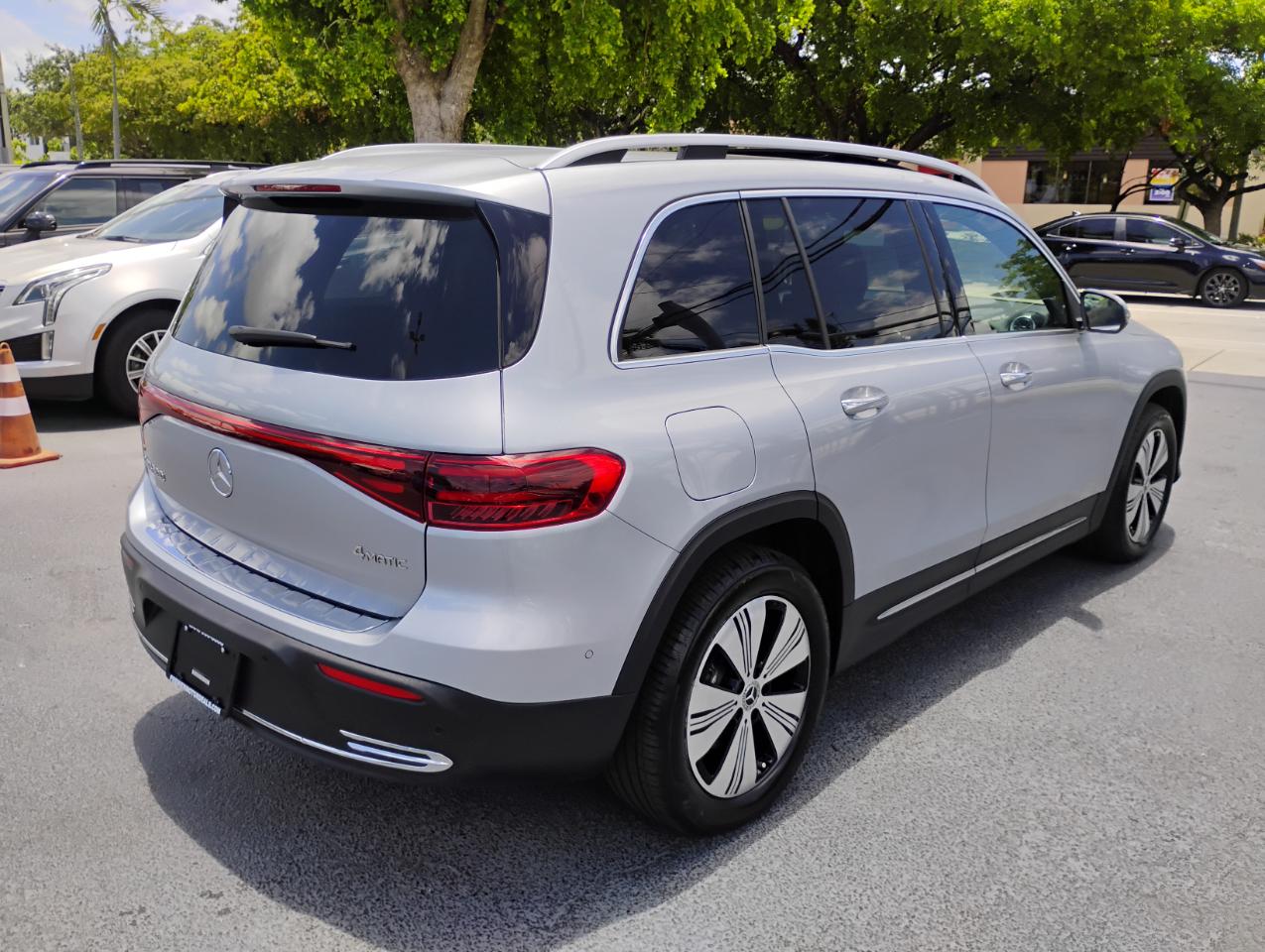 Mercedes-Benz EQB EQB 300 2024