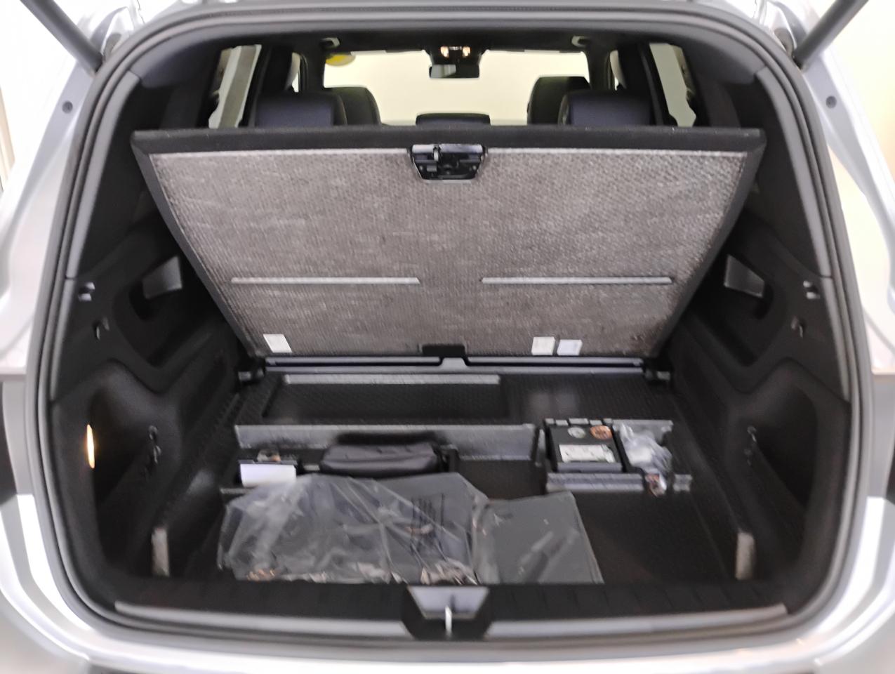Mercedes-Benz EQB EQB 300 2024