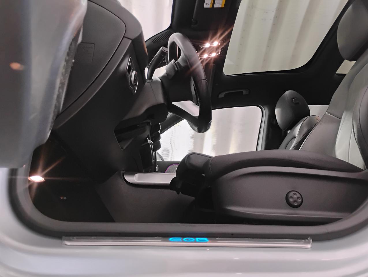 Mercedes-Benz EQB EQB 300 2024