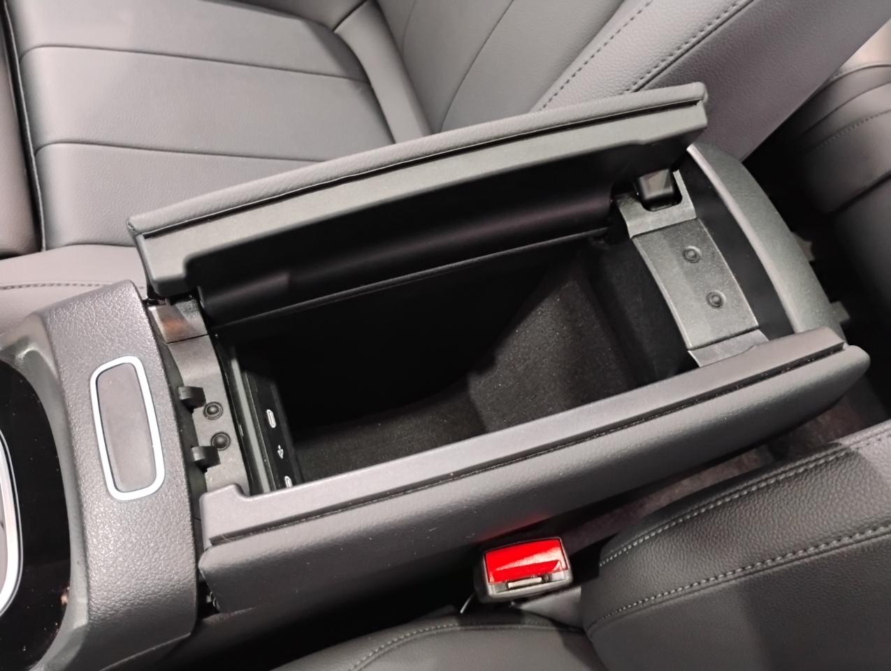 Mercedes-Benz EQB EQB 300 2024
