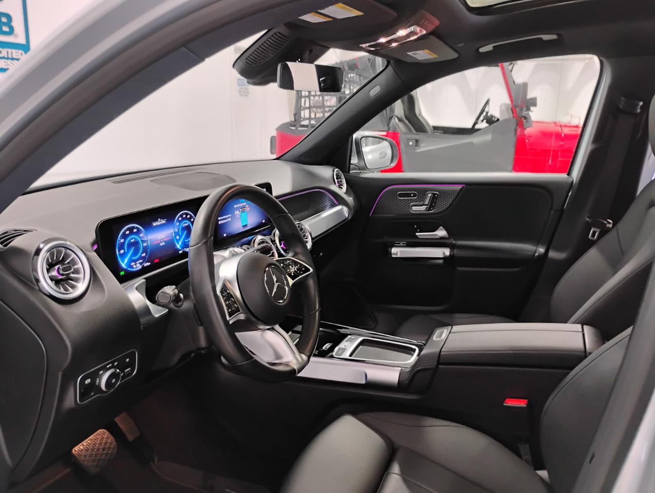 Mercedes-Benz EQB EQB 300 2024