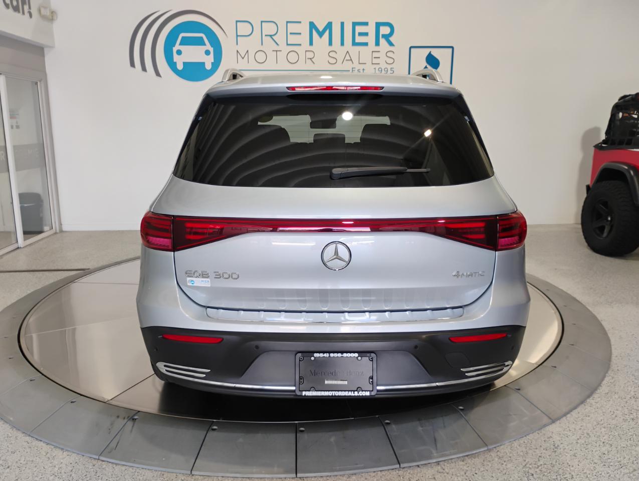 Mercedes-Benz EQB EQB 300 2024
