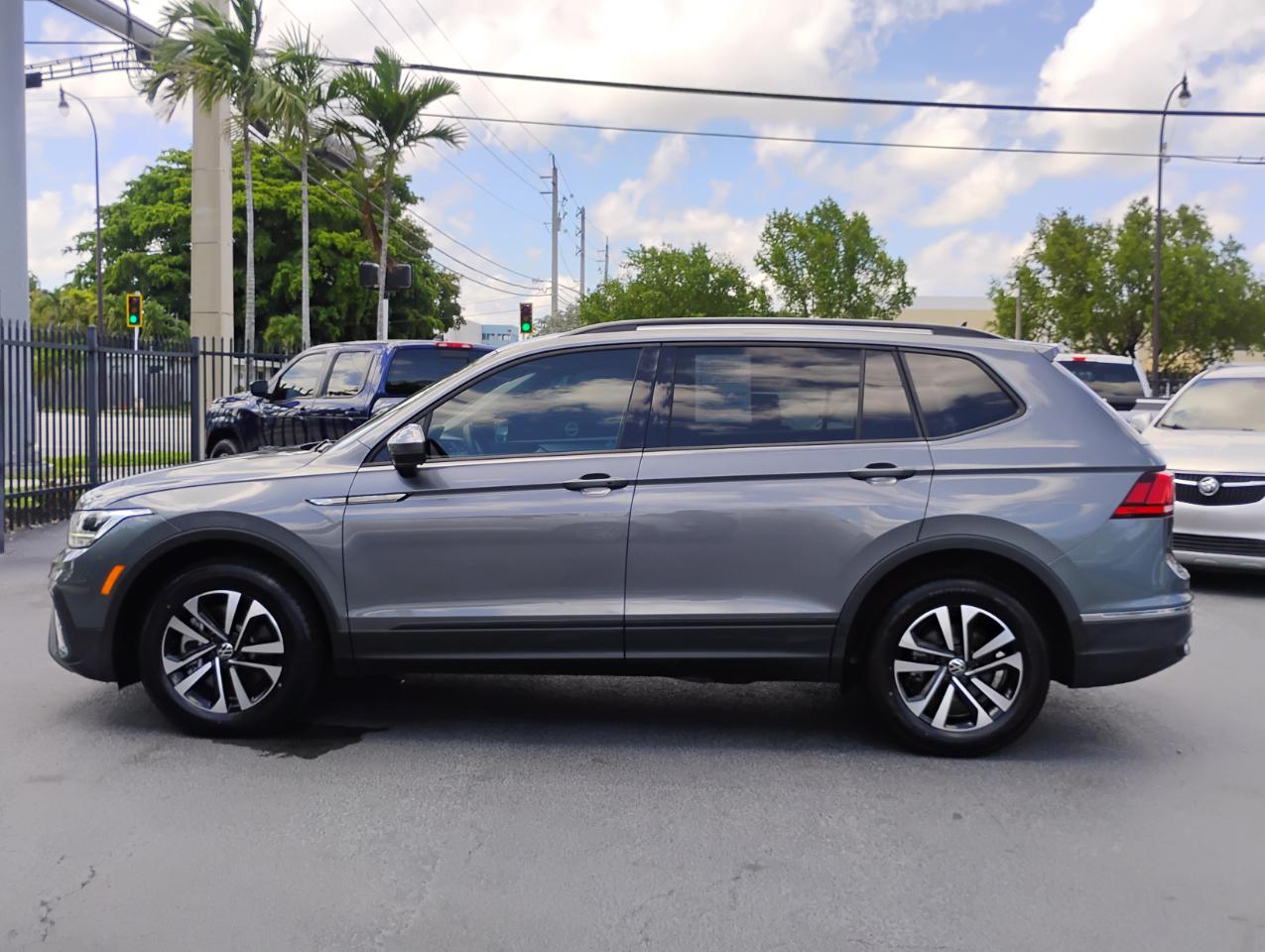 Volkswagen Tiguan S 2024