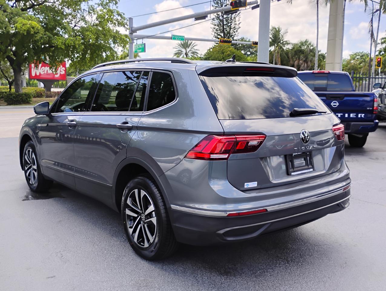 Volkswagen Tiguan S 2024