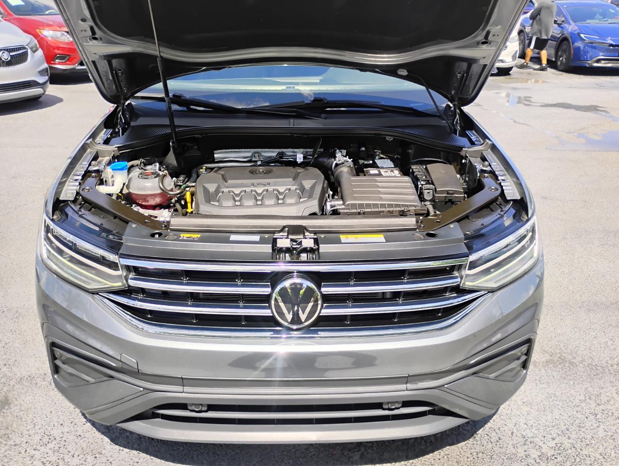 Volkswagen Tiguan S 2024