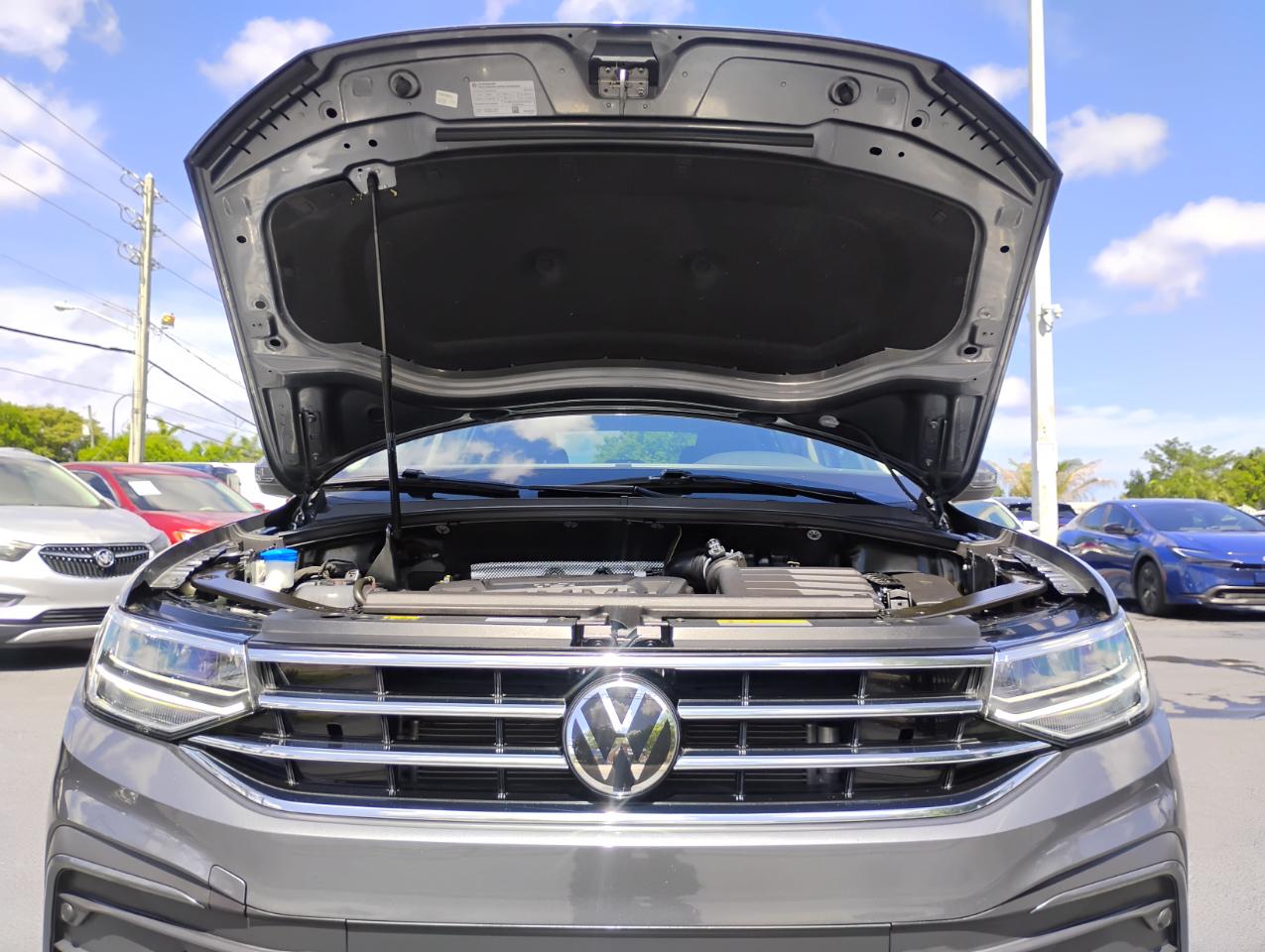 Volkswagen Tiguan S 2024