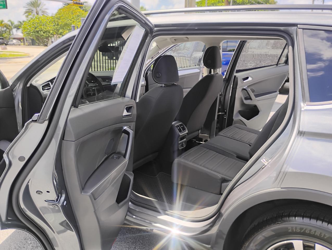 Volkswagen Tiguan S 2024