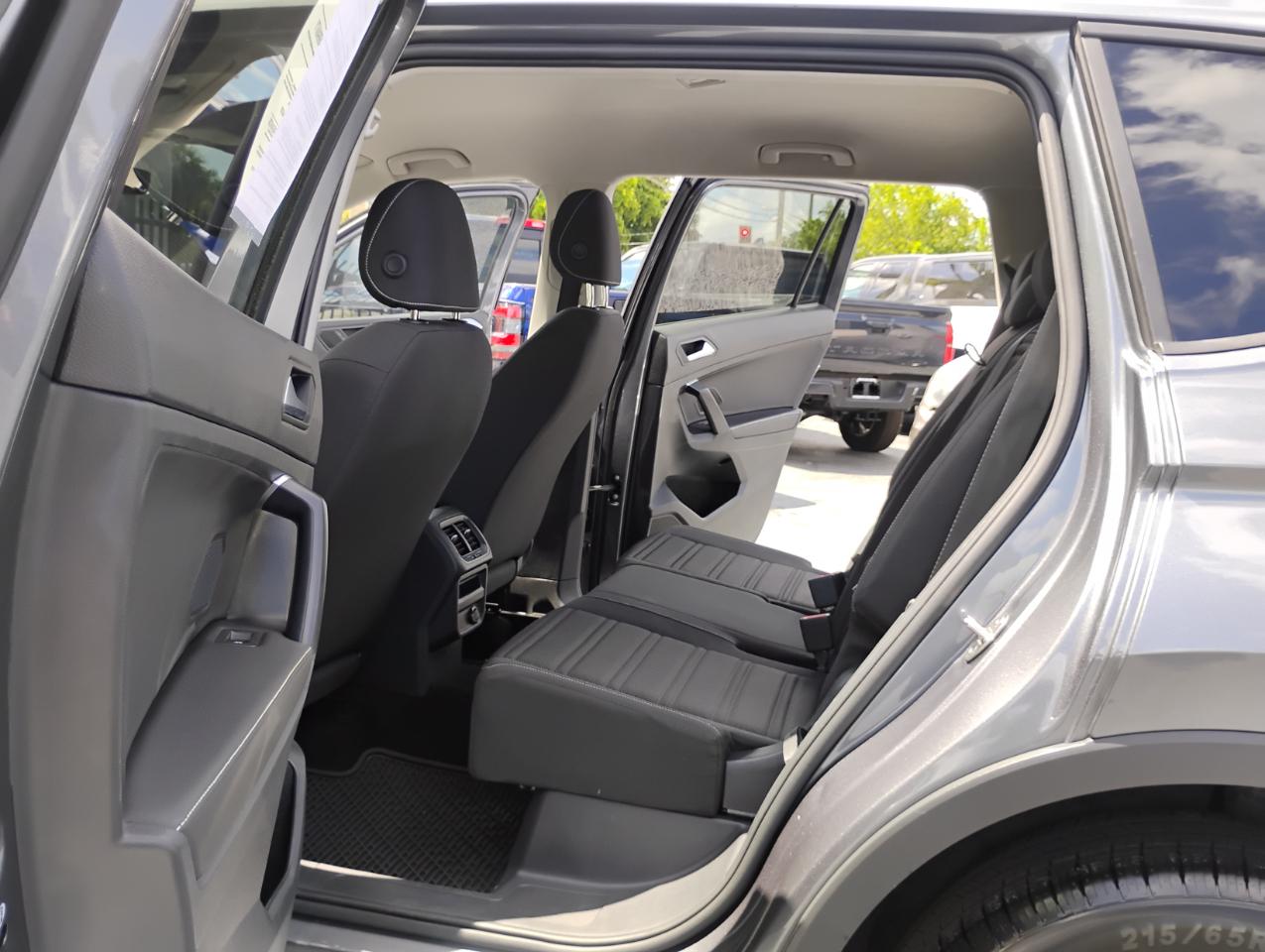 Volkswagen Tiguan S 2024