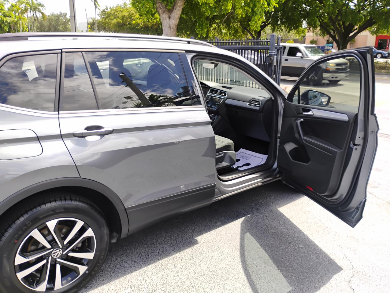 Volkswagen Tiguan S 2024