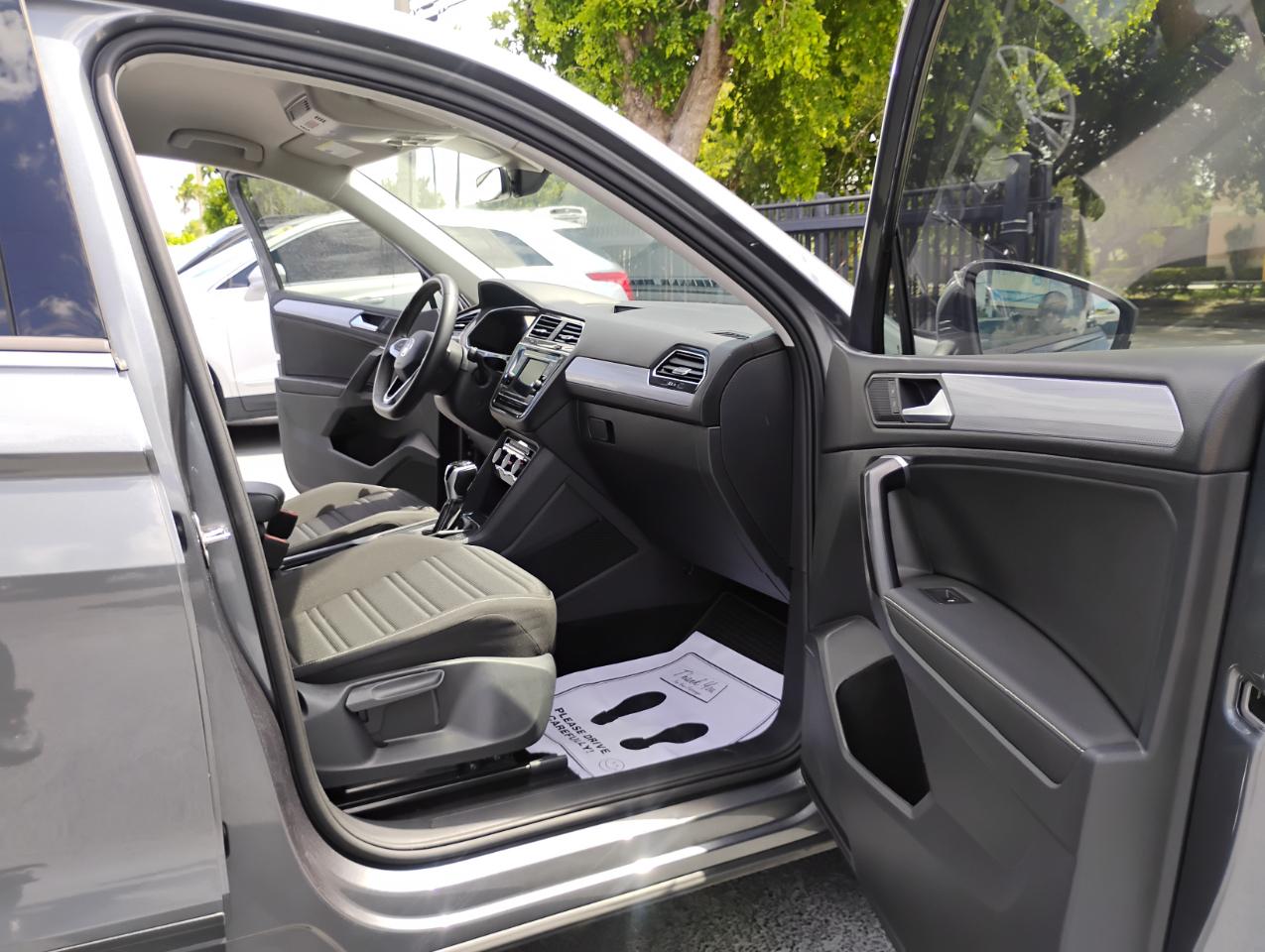 Volkswagen Tiguan S 2024