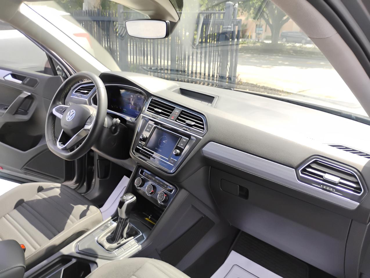 Volkswagen Tiguan S 2024