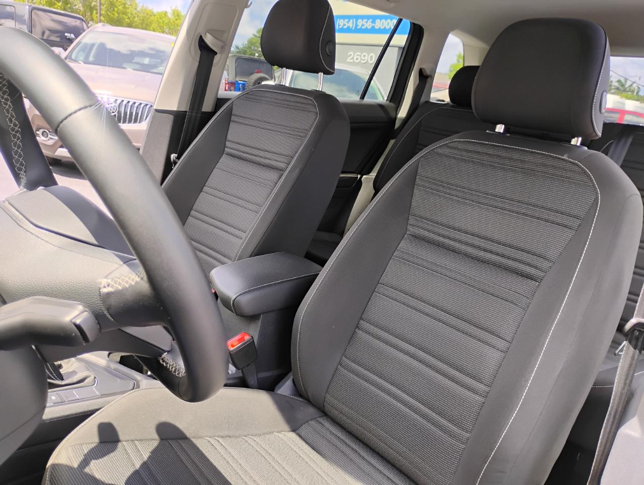 Volkswagen Tiguan S 2024