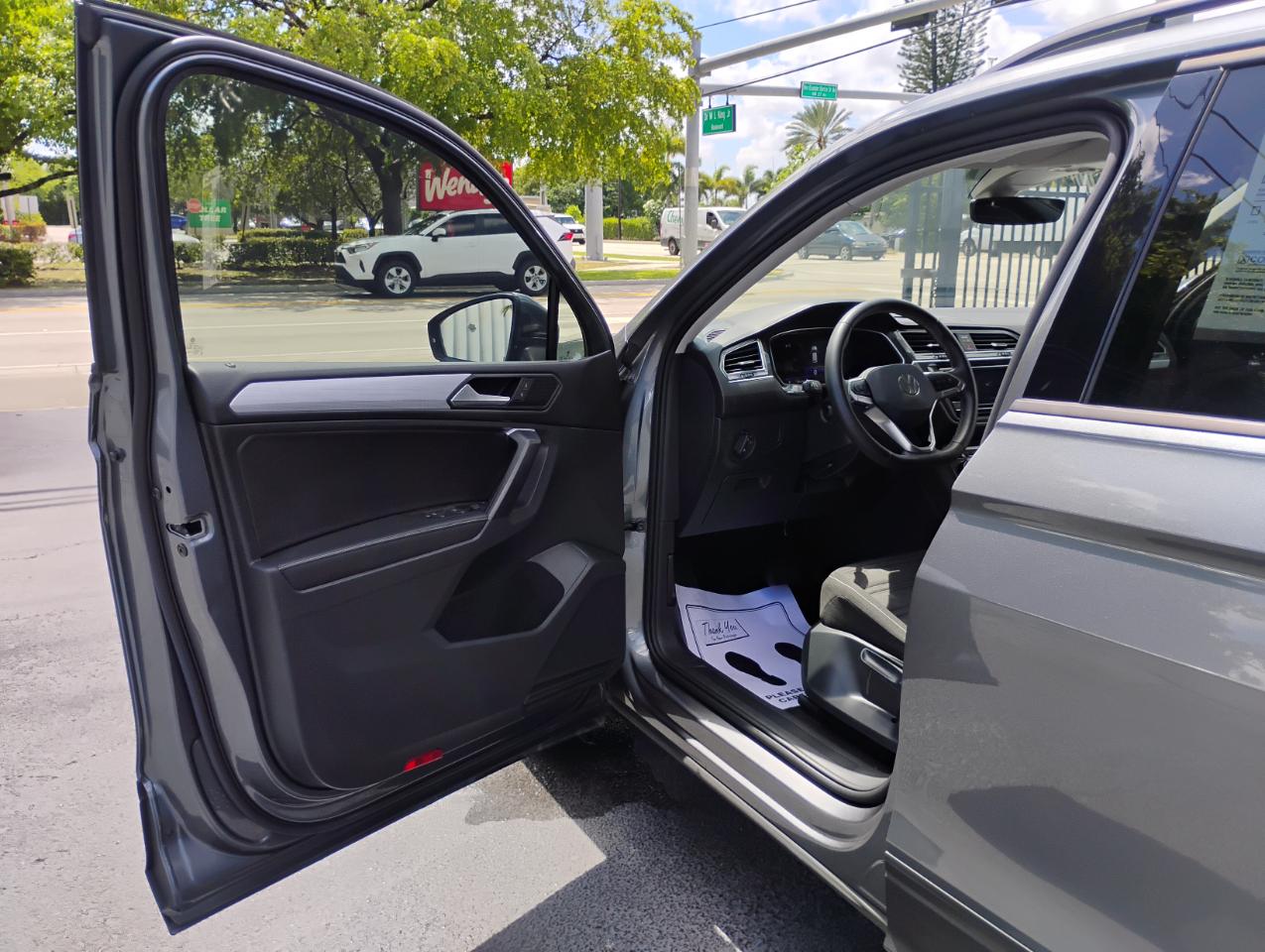 Volkswagen Tiguan S 2024