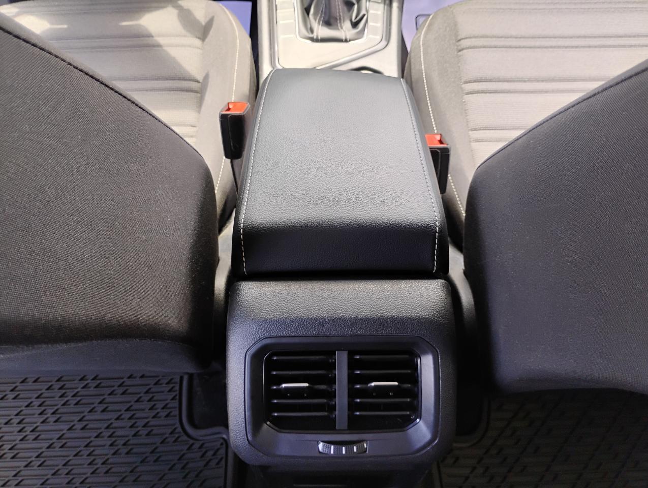 Volkswagen Tiguan S 2024